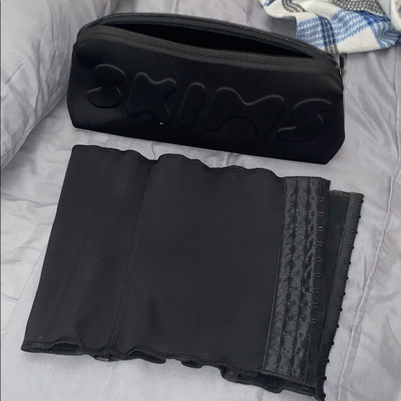 SKIMS Accessories - Skims Waist Trainer